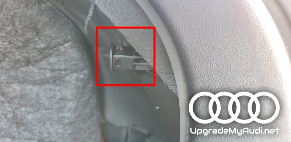 Audi A4B8 rear lamp removing